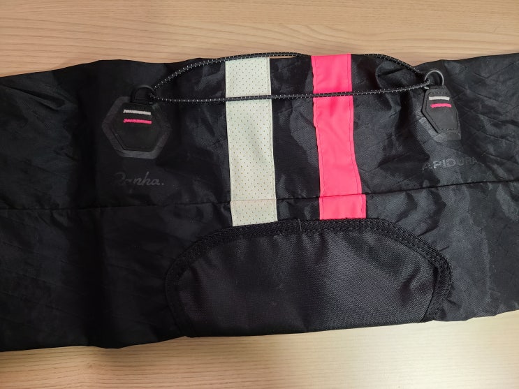  [판매완료] 라파 x 아피듀라 여행용 자전거 핸들바 백 #Rapha #APIDURA