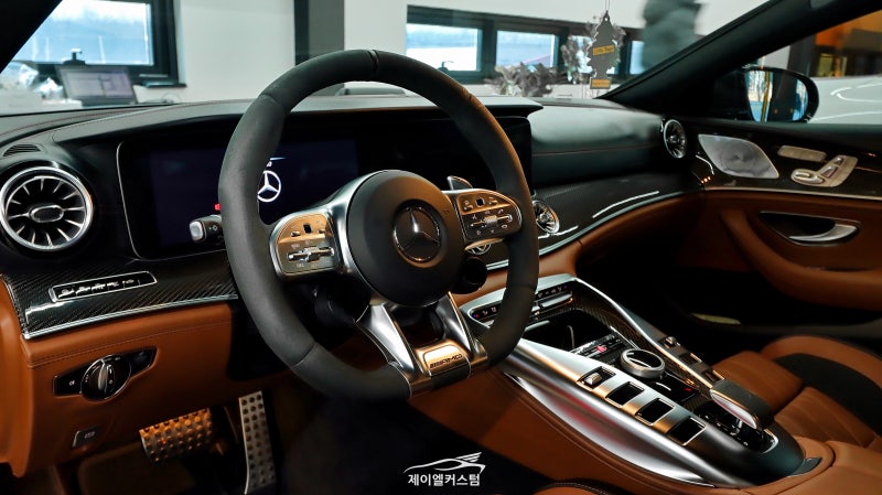 하남 초이로 / 핸들커스텀/염색 / 카본 스티어링 휠 / AMG GT
