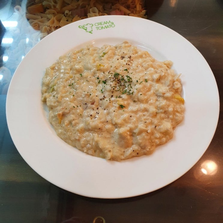  [먹거리 리뷰] 크림 앤 토마토 치킨 리조또+하와이안 피자 먹어본 후기
