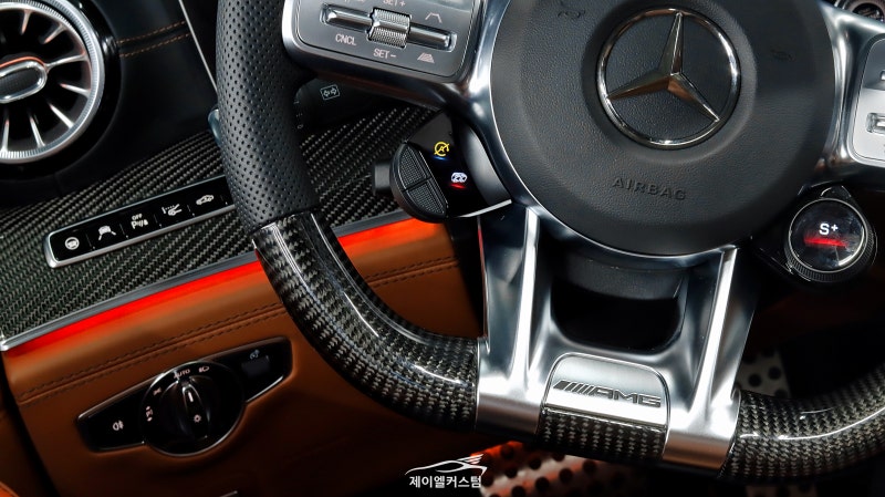 하남 초이로 / 핸들커스텀/염색 / 카본 스티어링 휠 / AMG GT