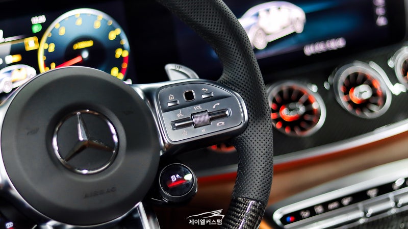 하남 초이로 / 핸들커스텀/염색 / 카본 스티어링 휠 / AMG GT