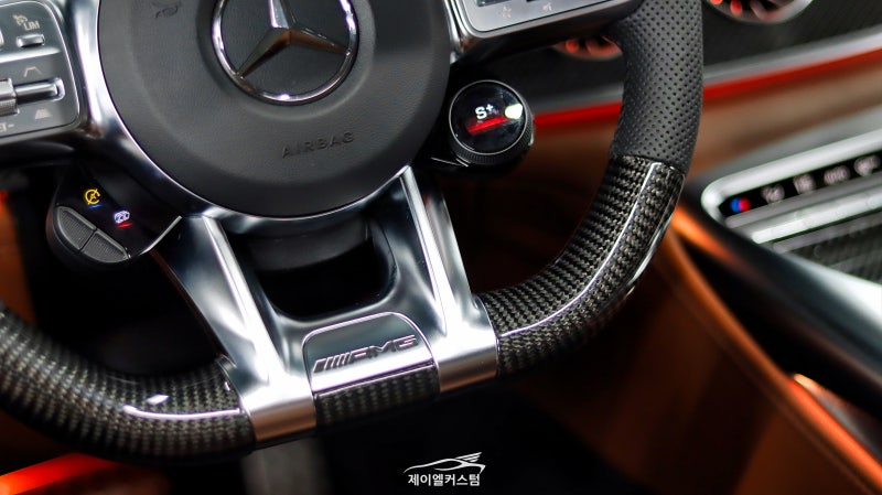 하남 초이로 / 핸들커스텀/염색 / 카본 스티어링 휠 / AMG GT