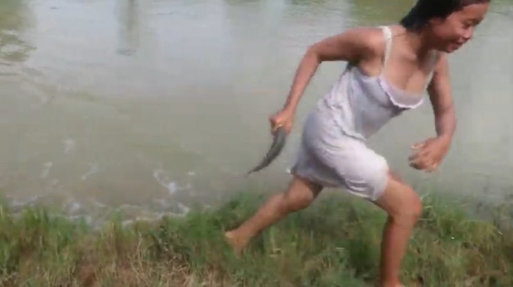  Fishing girl by hand