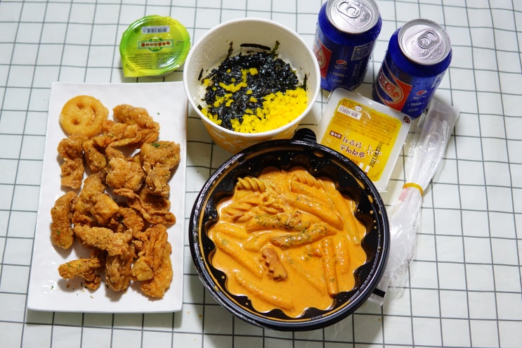  정자역떡볶이 : 두가지떡볶이 분당점 로제떡볶이에 닭껍질튀김까지 완벽