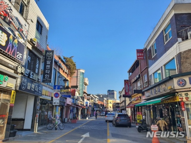 보행 중 간판·현수막 맞아 숨지면 최대 1억5천만원 배상 보행 중 간판·현수막 맞아 숨지면 최대 1억5천만원 배상