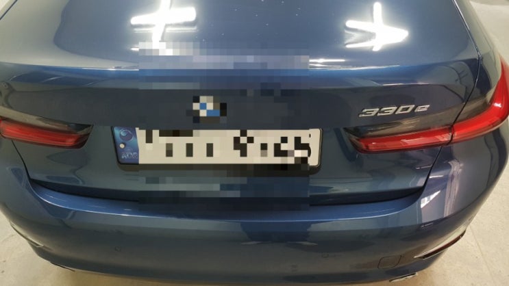  부산bmw서비스센터 에서 수리비용이 비싸서 지인 소개로 저희업체에 입고된 자동차 도색 벗겨짐 조수석 뒷휀다 도색 작업