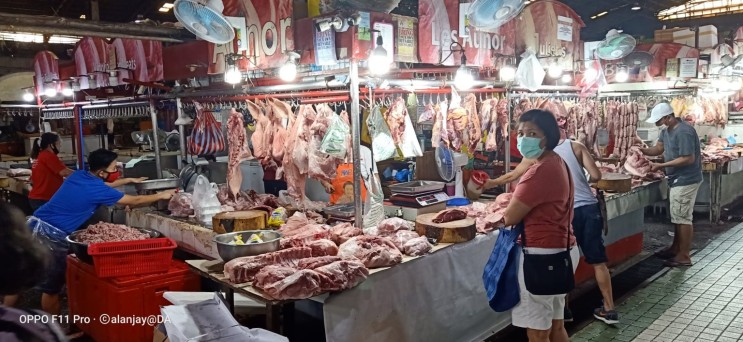 공영시장에서 돼지고기, 닭고기 판매하는 소매상들의 월세 면제