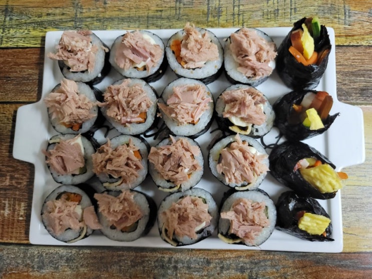  일반김밥을 참치김밥으로 먹기!
