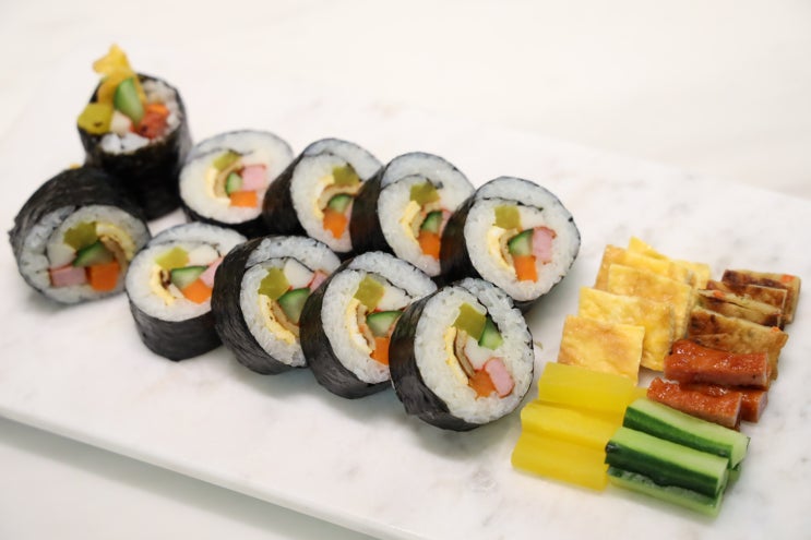 [홈파티 음식 : 김밥] 특별한 날에 빠지면 서운한 나들이 도시락 필수 음식