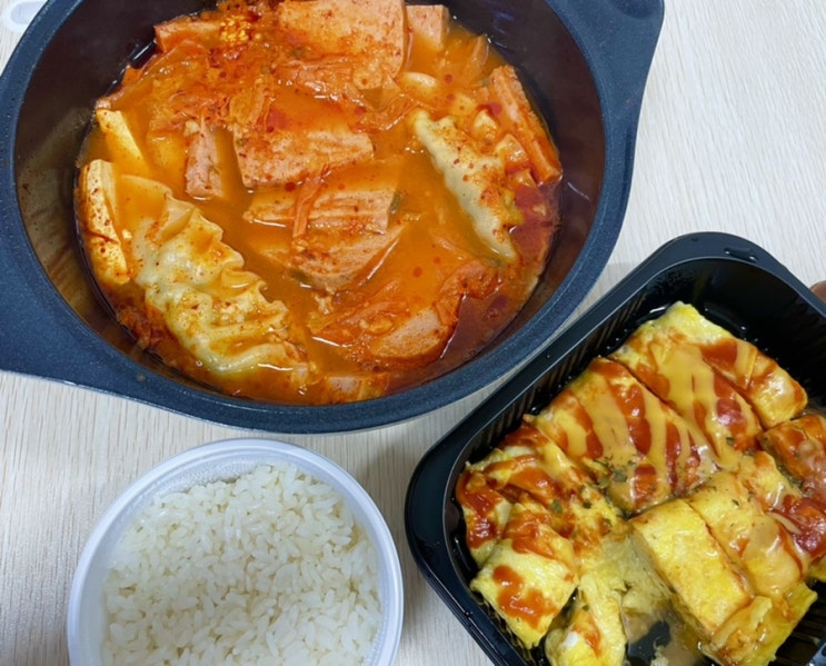  백채김치찌개 대학동점 ; 집에서 팔팔 끓여먹는 시원한 대학동김치찌개 배달
