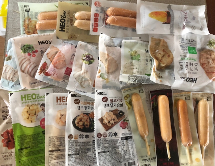  다이어트 하려고 했는데~ 허닭 사업 제대로 성공한듯 합니다. 구성이 아주 알차네요.허닭 [본사당일출고] 닭가슴살 BEST 맛보기 22패키지 너무 좋습니다.