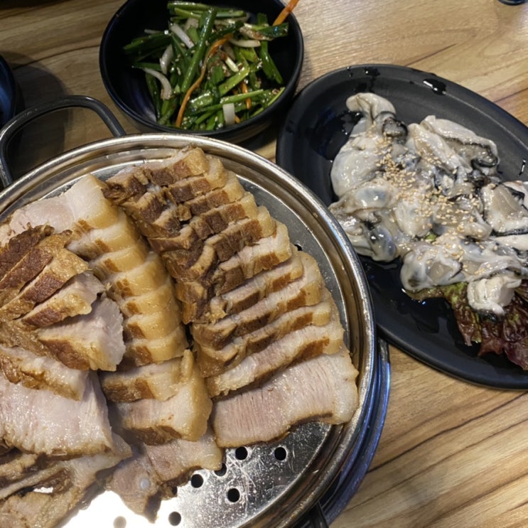 겨울 특:굴보쌈 먹어야 함 <가양 - 더족발>