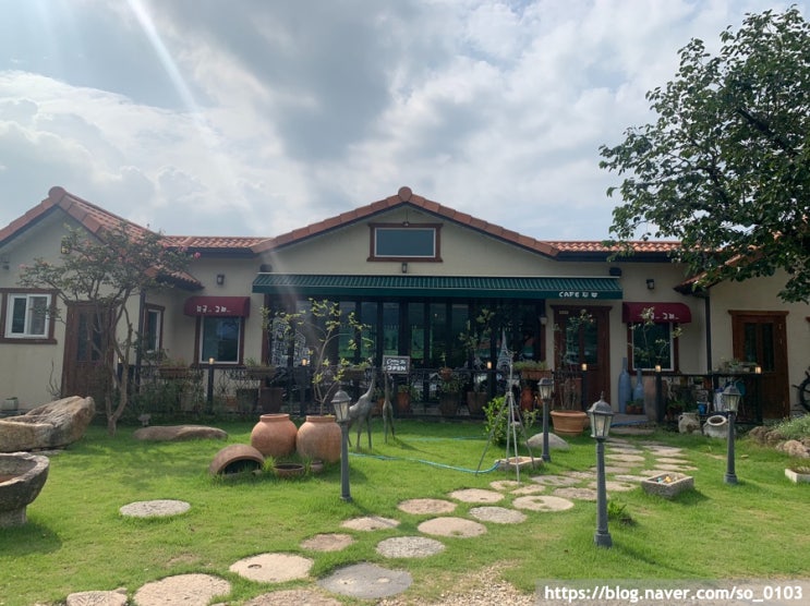  [전라남도/구례] 소품, 꽃, 민박 세 가지를 한 번에 구례 카페 "CAFE 두루"