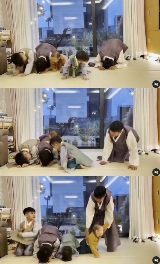 임창정,아들만 다섯 →15살 첫째 →3살 막내 요란법석 세배 (Oh!마이 Baby) 임창정,아들만 다섯 →15살 첫째 →3살 막내 요란법석 세배 (Oh!마이 Baby)