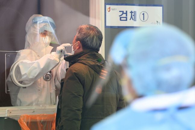 "코로나19는 상해 아니다" 법원 판단에 보험사 '촉각' "코로나19는 상해 아니다" 법원 판단에 보험사 '촉각'