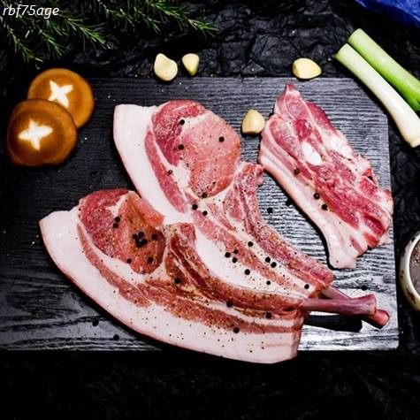[할인제품] 제주산 프리미엄 돈 토마호크 스테이크 1kg 돈마호크 38,900 원 31% 할인