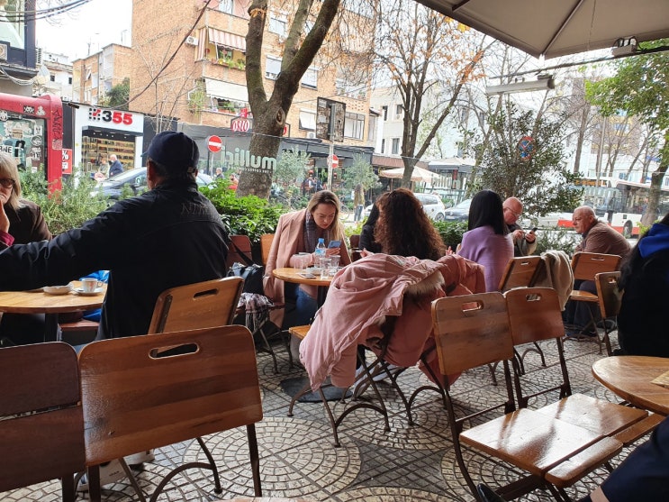  [알바니아 티라나] 해외 길거리 예쁜 카페가 넘쳐 나는 곳, 카페 투어 -알바니아의 중심지