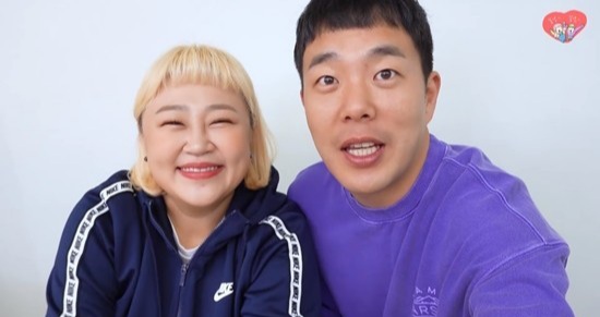  홍윤화, 남편 김민기와 인스타로 꽁냥꽁냥..부럽네요!(+집 불판 쇼핑몰 옷 원피스 다이어트)