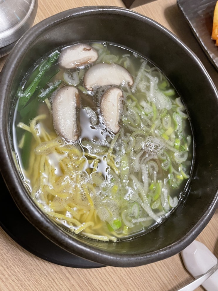  한암동 여의도점 / 곰탕 맛집 / 뜨끈한 국물 생각날 때 다시 찾게될 그 집ෆ