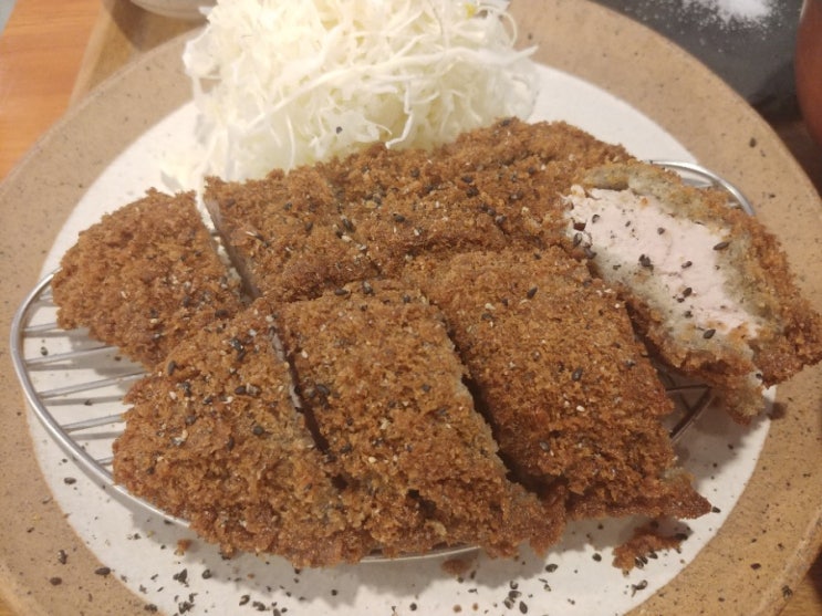  교대역 맛집 빵가루를 직접 만드는 교대역 돈까스 가츠오
