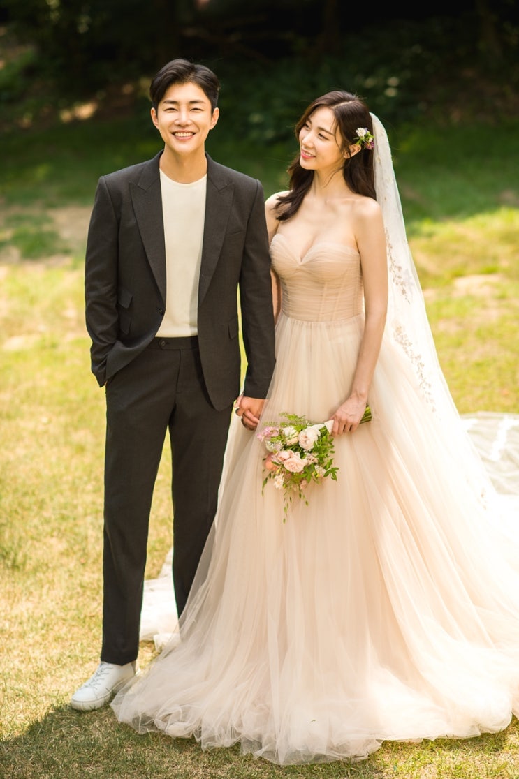  느와르블랑 스튜디오의 인물중심적인 뉴앨범