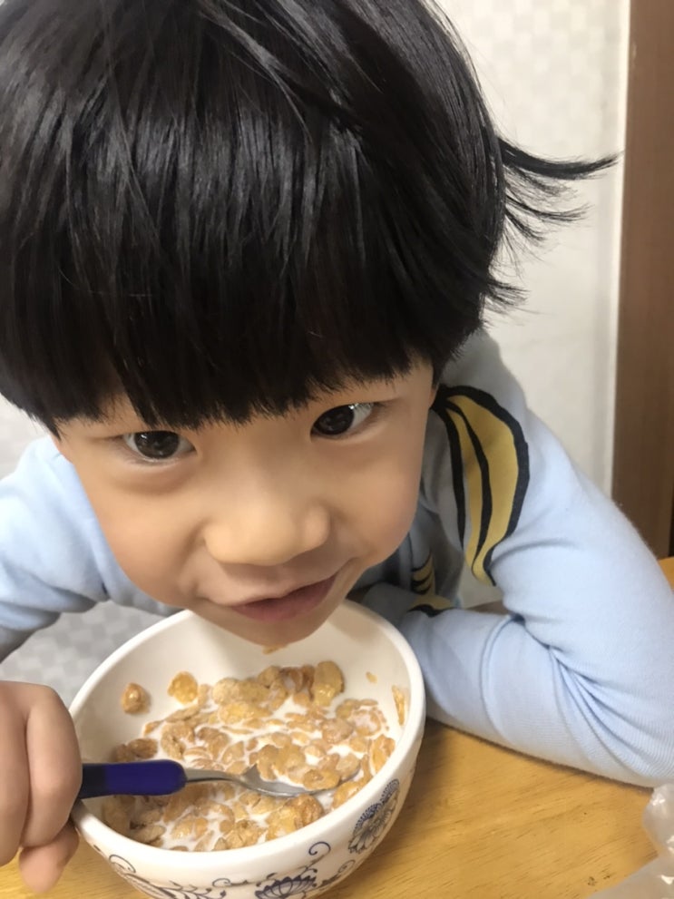  슈파 삼형제 일요일 아침밥 차려주기(식사 후 스스로 치우기)
