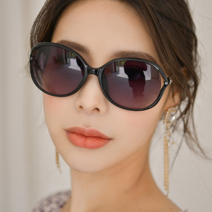 인기 급상승인 헤링본 여성 오버사이즈 썬 선글라스 라운드 뿔테 패션 여름 투톤 GD222 추천합니다
