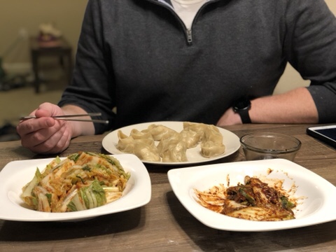  설날 만두와 배추겉절이