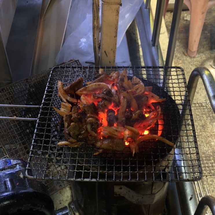  부전역 원일산곰장어 :: 연탄석쇠에 구워먹는 겨울제철 꼼장어