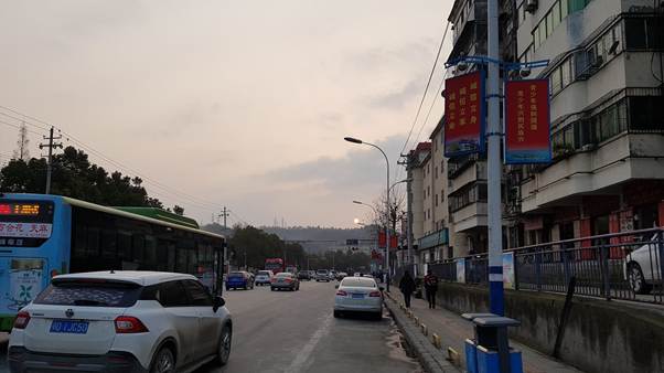 중국 주재원 일기 Day 84_무당산의 아침 햇살과 양꼬치에 칭타오맥주. 중국 주재원 일기 Day 84_무당산의 아침 햇살과 양꼬치에 칭타오맥주.