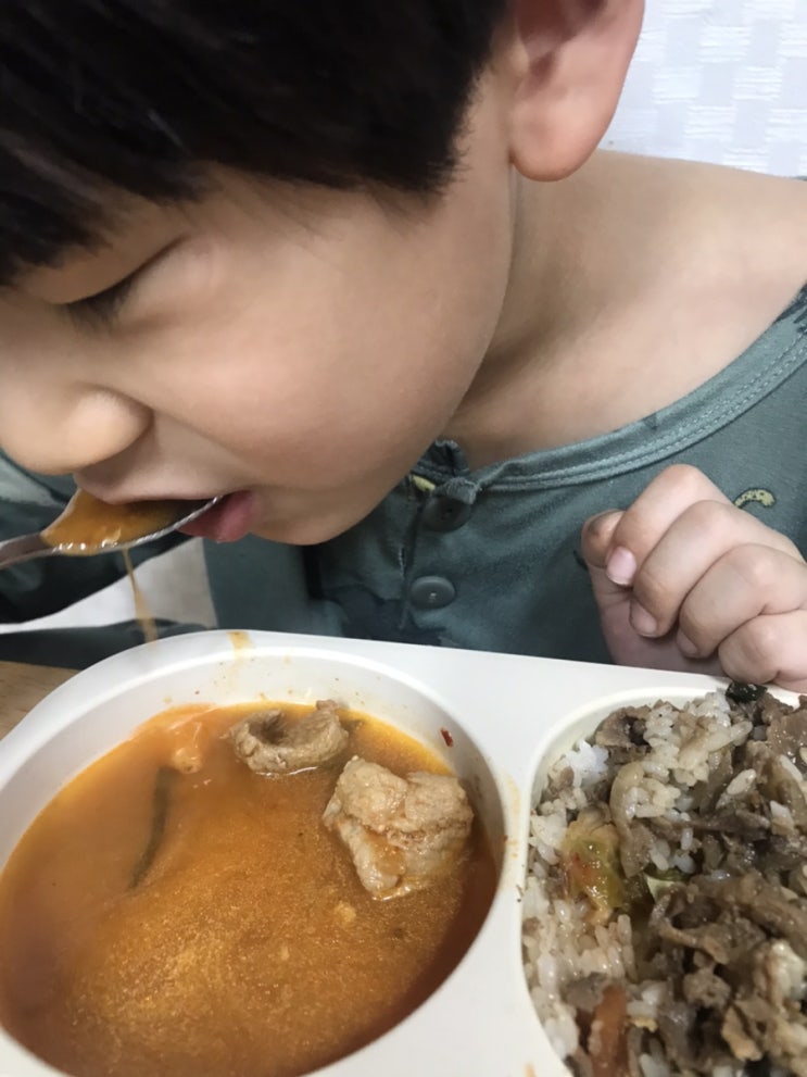  [슈파 삼형제] 식습관 교육(김치찌개도 잘먹어요)