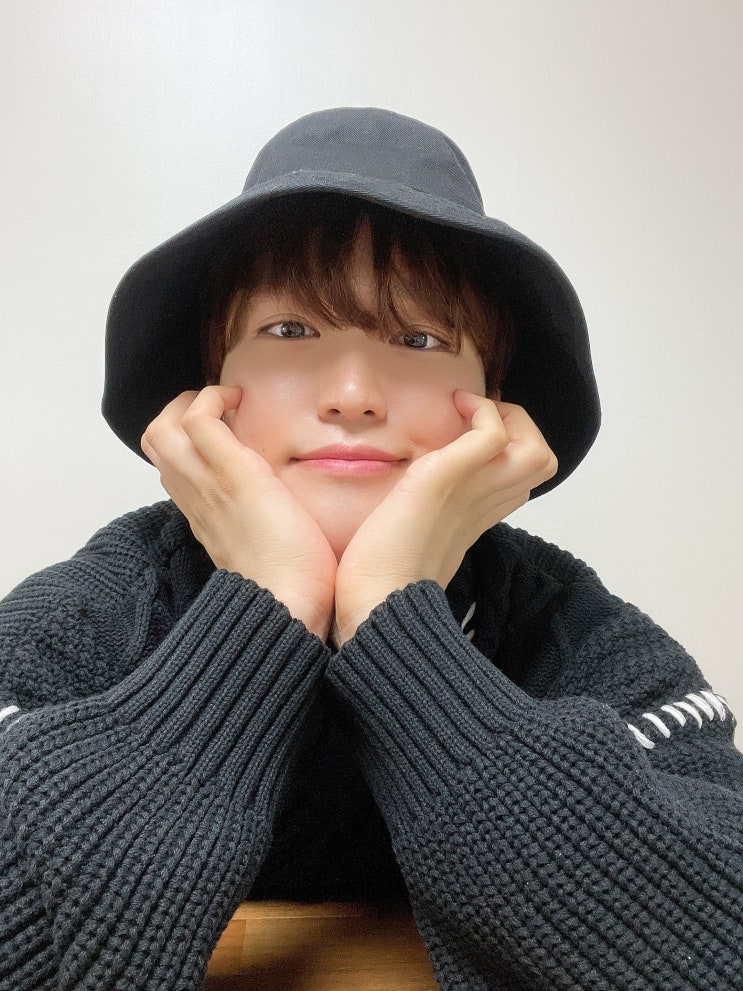  무지 오버핏 버킷햇 앞으로 내 인생 모자가 될듯! 모자 안어울리는 분들 머리큰 분들도 다 어울려요.