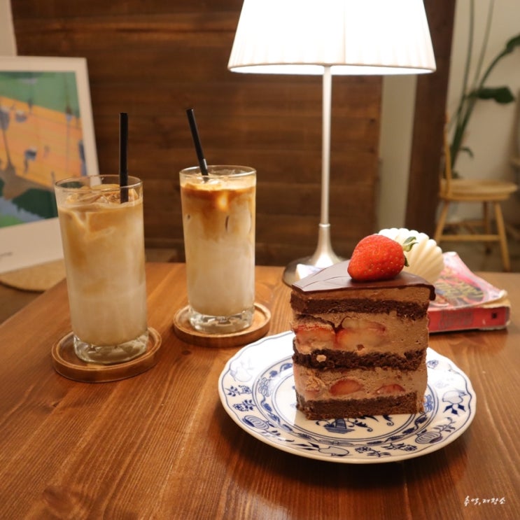  울산 북구 연암동 딸기 케이크가 맛있는 카페 화봄