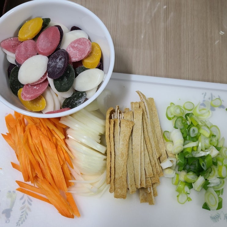  4살 아기 간장 떡볶이!