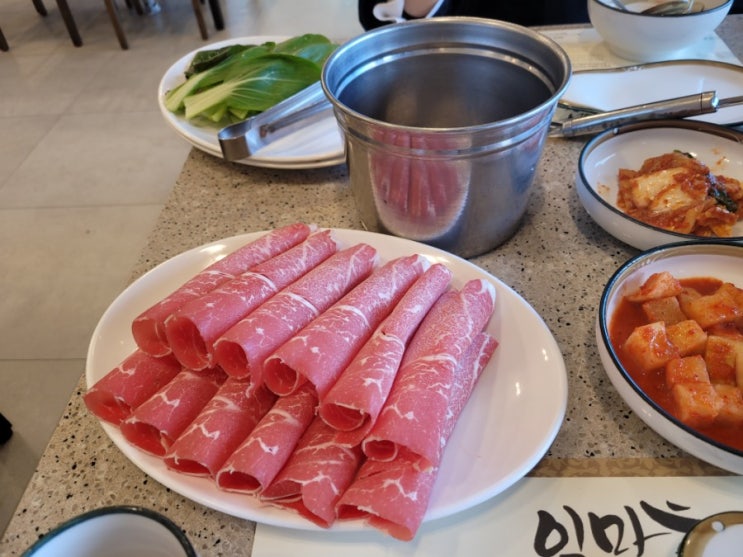  기흥 맛집, 일만호 백합 샤브샤브 국물이 시원해요.