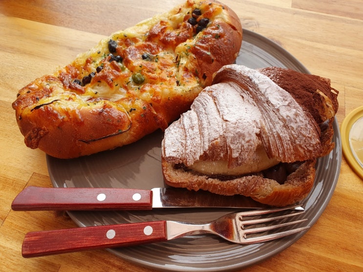  [천안] 천안에만 있는 빵집 유량동 지씨브레드 GC BREAD 베이커리 맛집 메뉴소개/메뉴추천/가격/주차/맛 솔직후기/크로와상 필링 총정리 (누텔라바나나 크로와상,양파빵 등등)