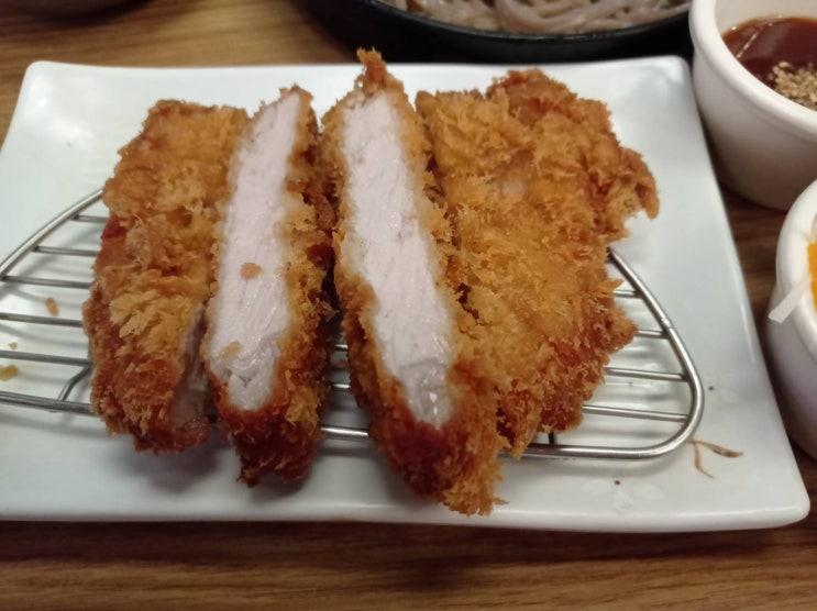  돈카츠와 판모밀을 동시에, 섬섬옥수