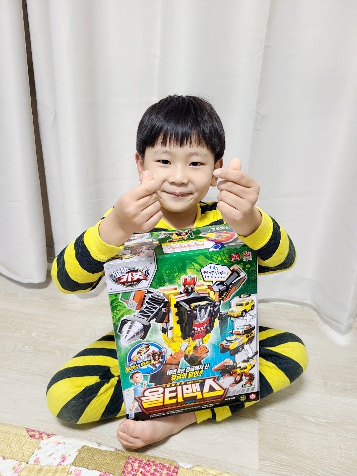 헬로카봇 울티맥스 정글러와 티엠피가 합체! 헬로카봇 울티맥스 정글러와 티엠피가 합체!