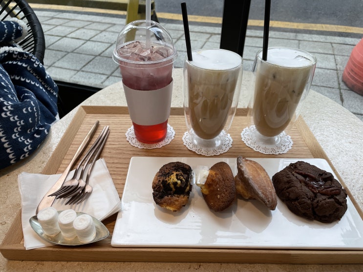 [사당 카페] 디저트바이제이(Dessert By J) | 시그니처 커피, 마들렌 맛집