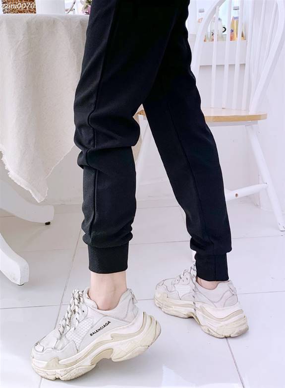  [할인추천] 잘빠진 여성용 데일리 트레이닝 상하의 세트 20,610 원 ~