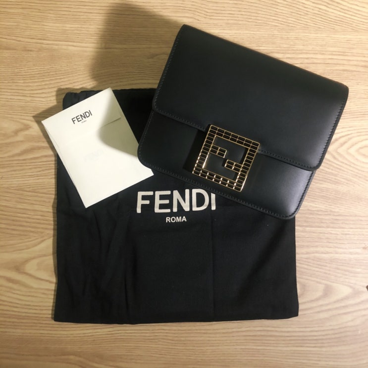  펜디크리스탈숄더백[FENDI]