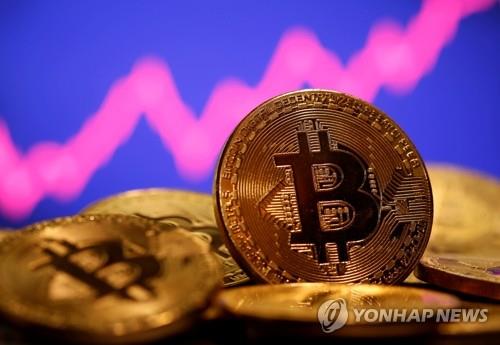 고점 높인 비트코인…"지속 불가능" vs "25만달러까지도" 고점 높인 비트코인…"지속 불가능" vs "25만달러까지도"