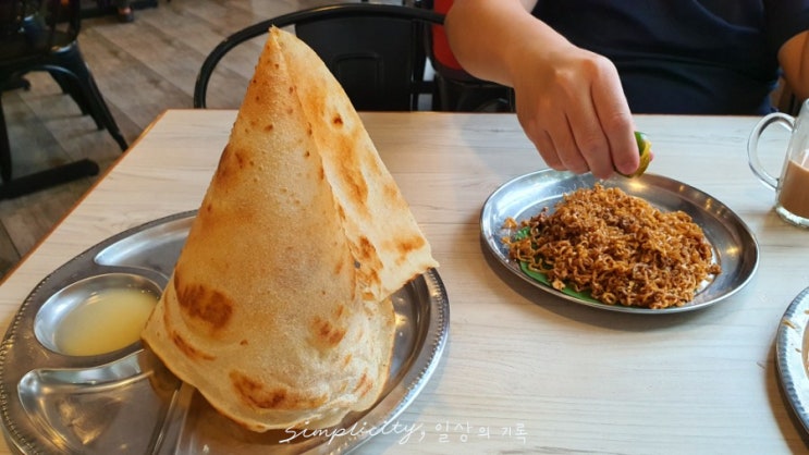  말레이시아 방사 맛집 바라스 바나나리프 (Bangsar Bala's Banana Leaf)