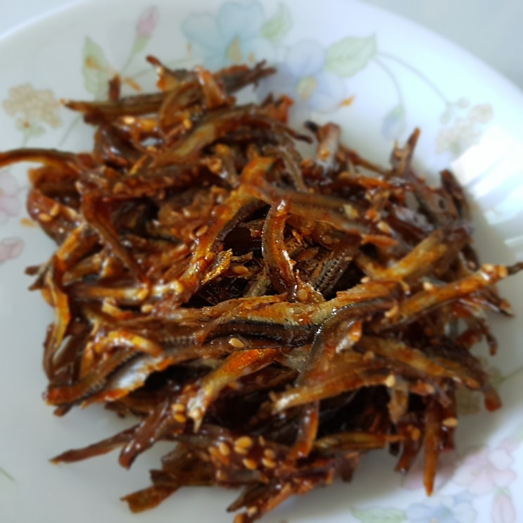  입맛 없을 땐 멸치 볶음 어떠세요?