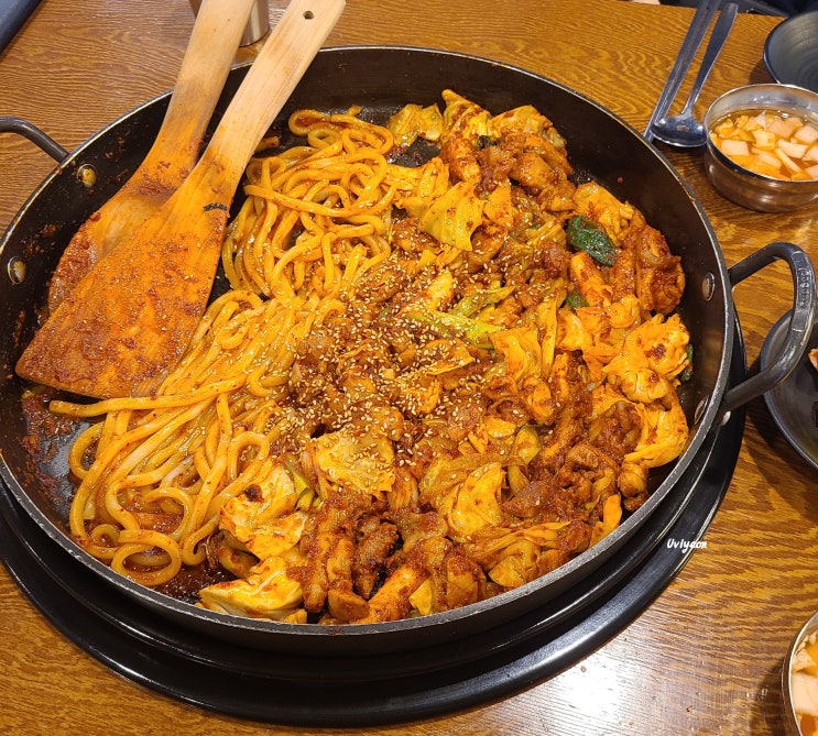 유가네닭갈비와 잘 어울리는 유가네 어묵탕 치즈라볶이 서면본점