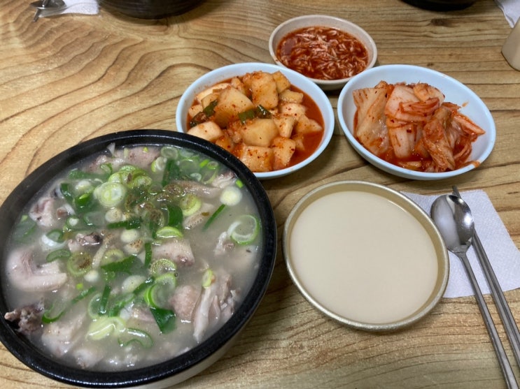 오산 오색시장의 돼지머리 국밥 맛집, 대흥식당 (오산 막걸리, 돼지머리 편육, 수육, 오색전)