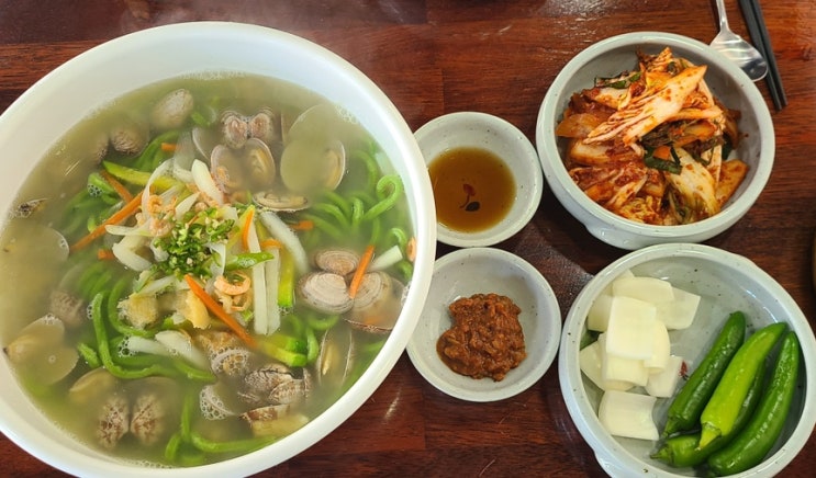 울산 울주군 맛집 진한 황태육수 기와집 칼국수