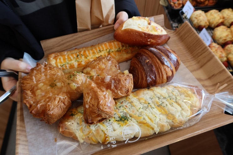  [대전 꾸드뱅] 지족동 빵집:: 유성 새로생긴 크고 맛있는 베이커리 카페 추천
