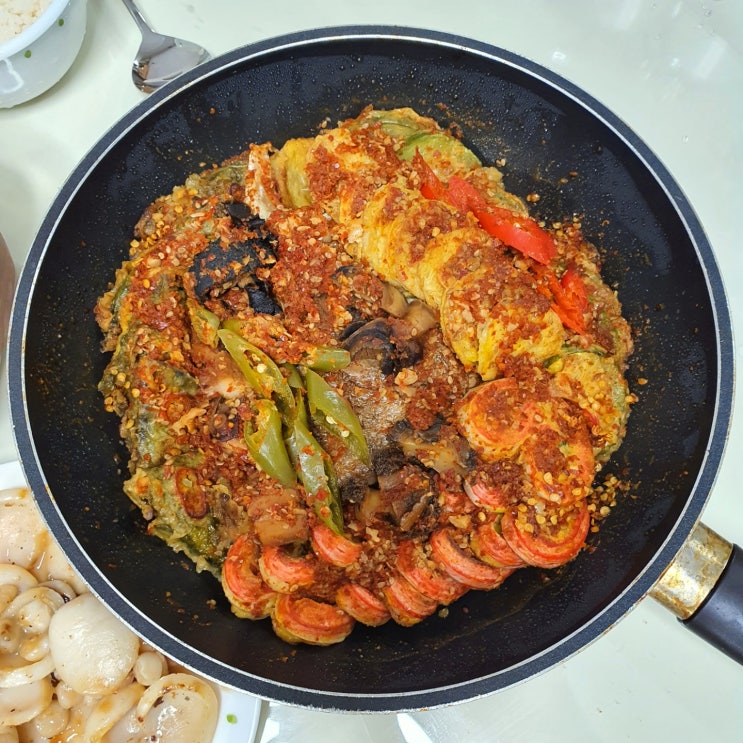  매콤칼칼하게 즐기는 남은 전 요리 "모둠전 짜글이"