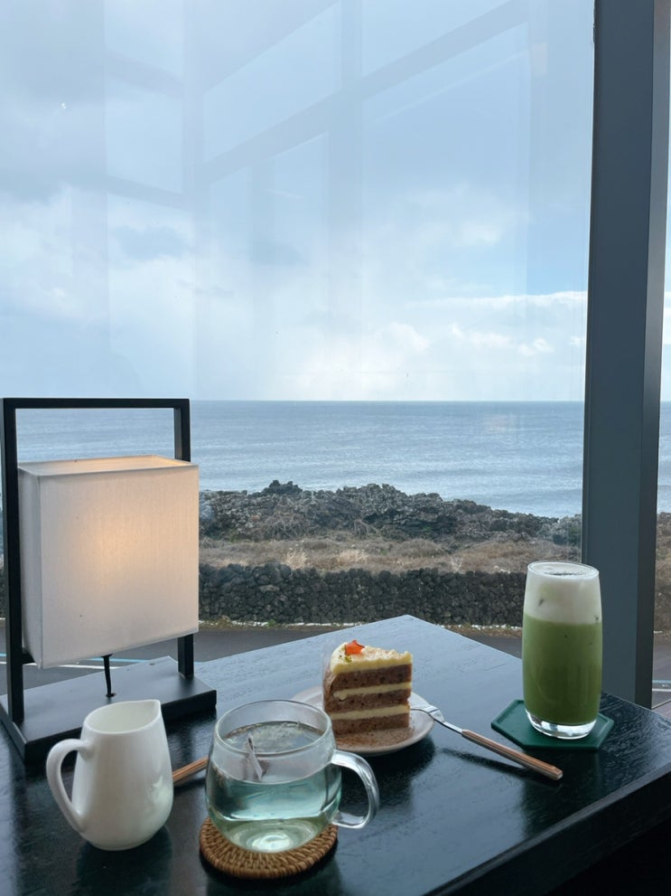 [제주 여행] 아오오 카페, 서귀포 바다를 한 눈에 담을 수 있는 오션뷰 카페